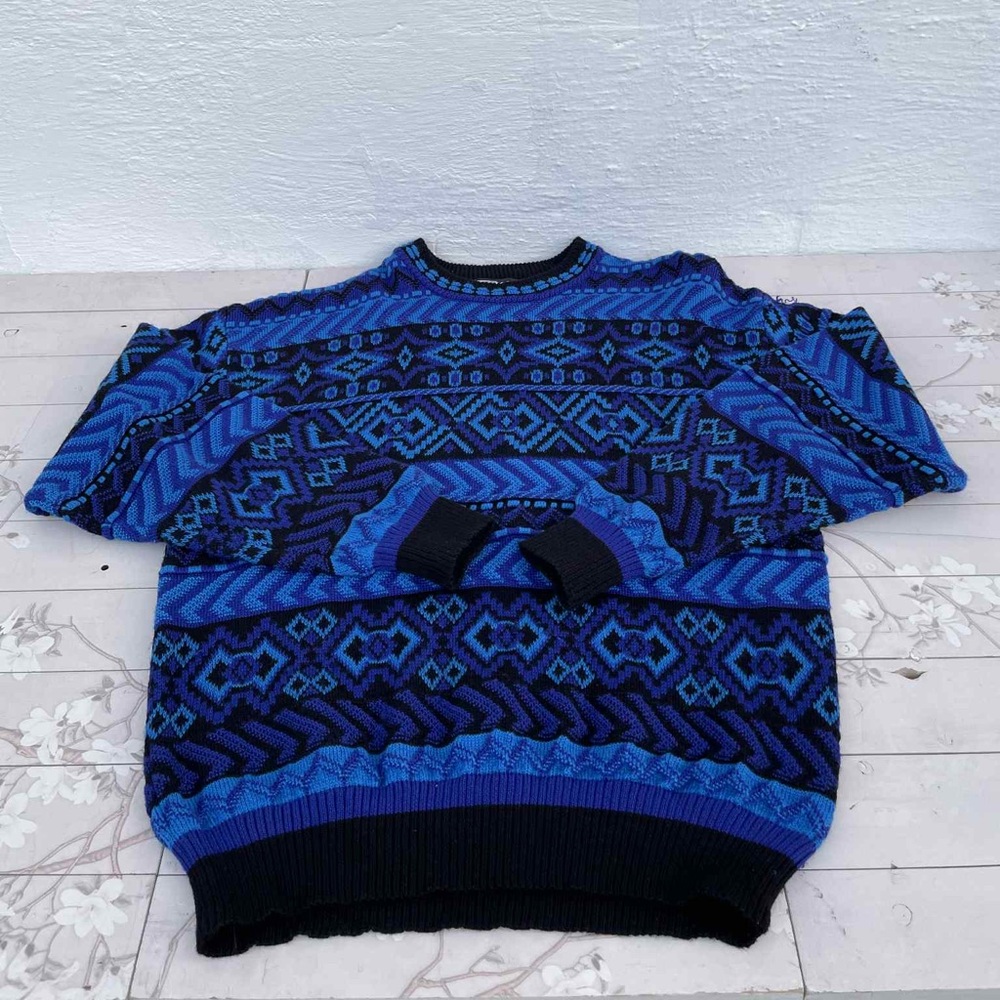 Geometric Blue Men's Crewneck Sweater